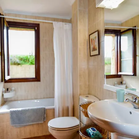 Comoda Casa Con Vistas Al Mar Y Gran Jardin. 4* Ajo
