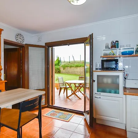 Comoda Casa Con Vistas Al Mar Y Gran Jardin.