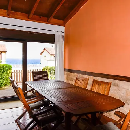 Comoda Casa Con Vistas Al Mar Y Gran Jardin. Hotel Ajo