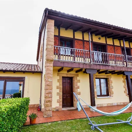 Comoda Casa Con Vistas Al Mar Y Gran Jardin. Ajo